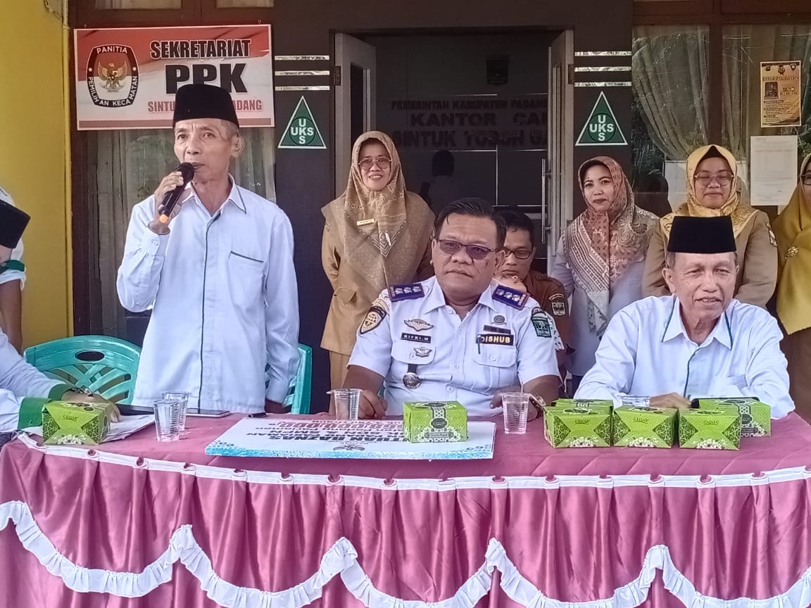 Penyerahan Bantuan Beasiswa dari Baznas