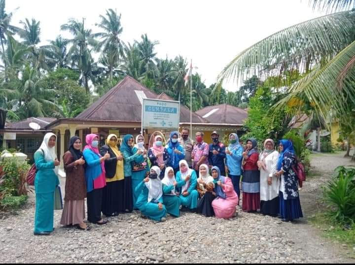 Kujungan ibuk Bupati Padang Pariaman ke Dasawisma 